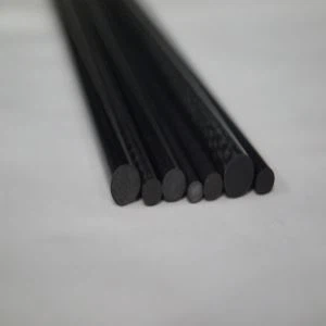 Trdna palica iz ogljikovih vlaken majhnega premera